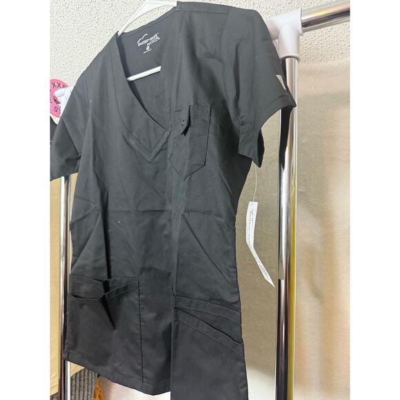 BN #42 NWT Butter-Soft Stretch Scrub Top XS black – Uniform Advantage - Picture 2 of 4